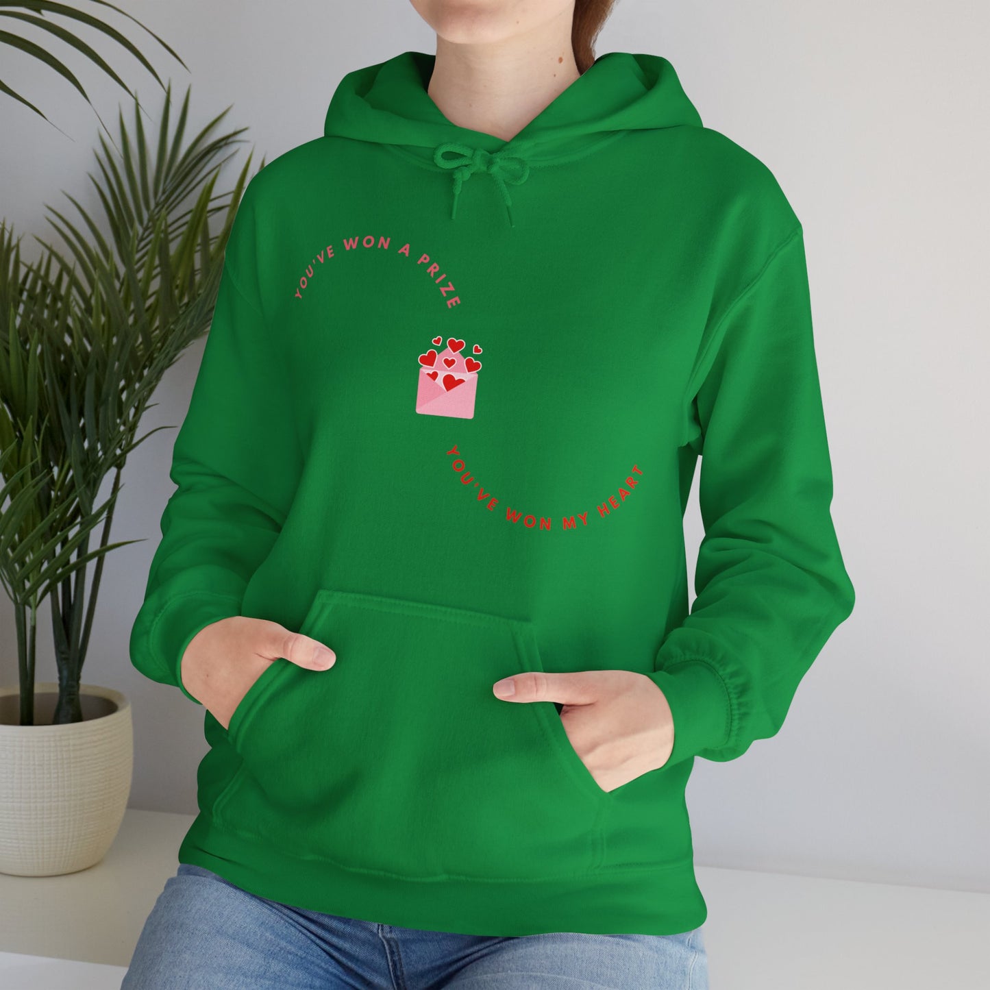 Gildan_Love Heart_Unisex Heavy Blend™ Hooded Sweatshirt